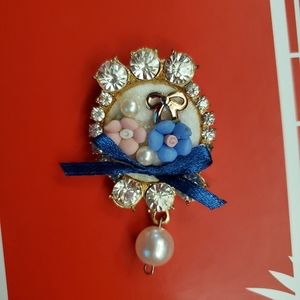 Brooch vintage style